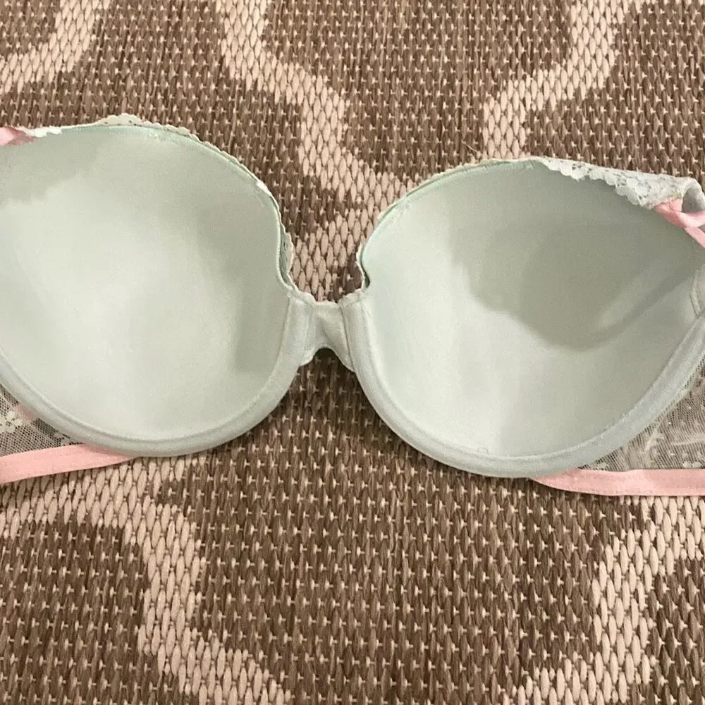 Victoria’s Secret bra lined Demi size 34D